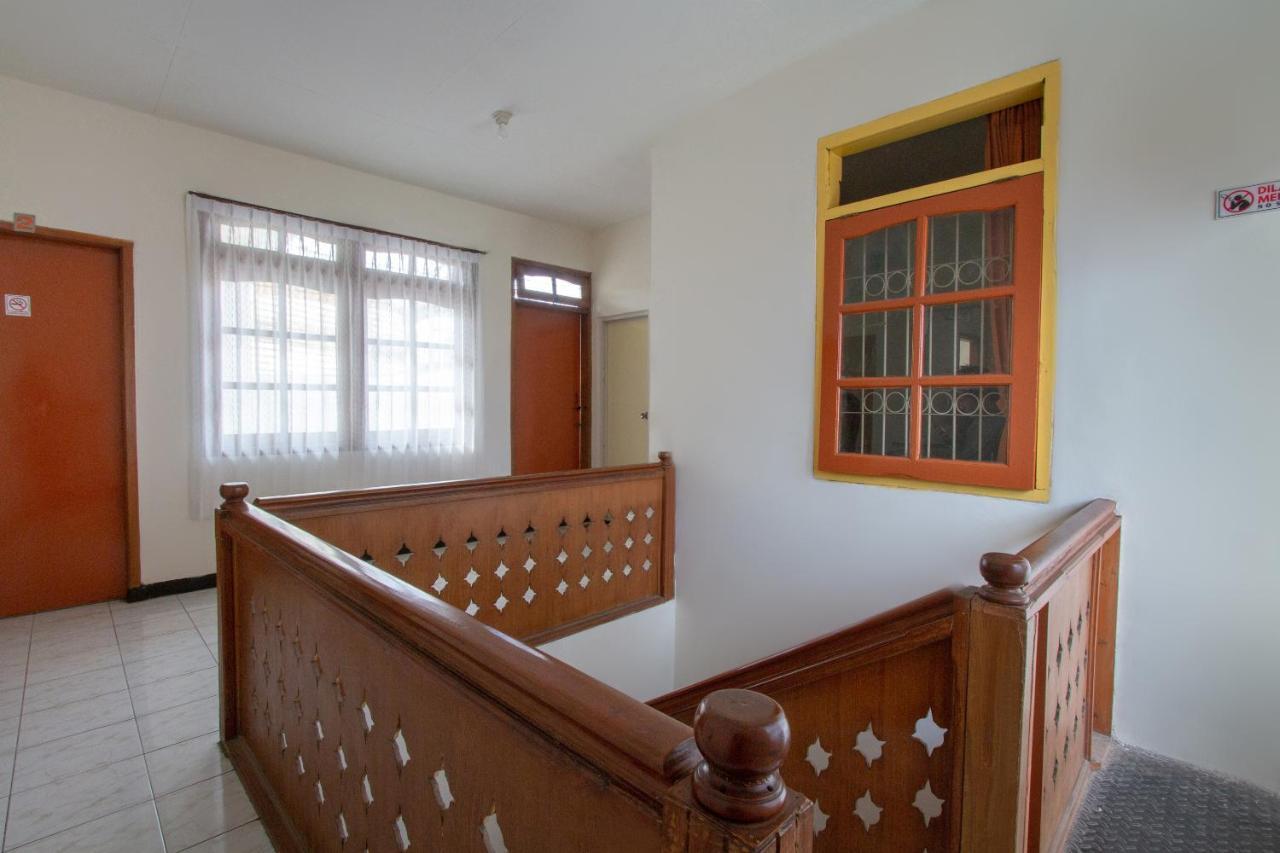 Spot On 3218 Bee Palm Family Syariah Hotel Malang Exterior photo