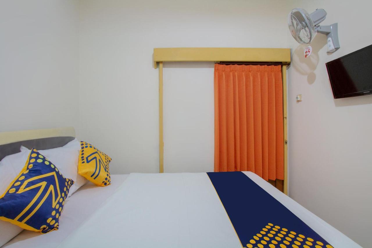 Spot On 3218 Bee Palm Family Syariah Hotel Malang Exterior photo
